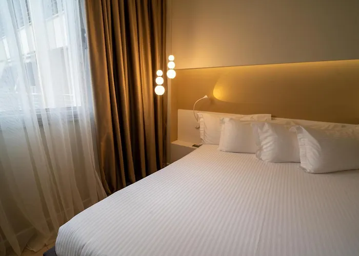 Lake Drive Rooms&Apartments